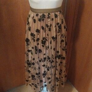 Floral Pleated Skirt - Black and Tan